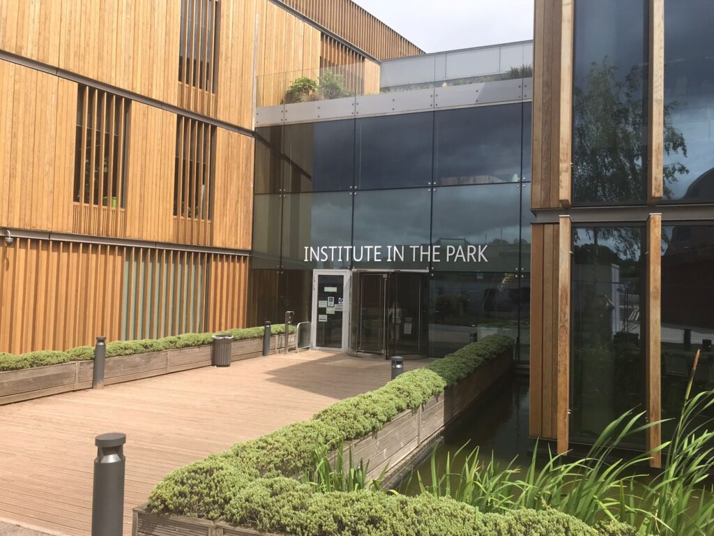 Entrance to the Institute in the Park