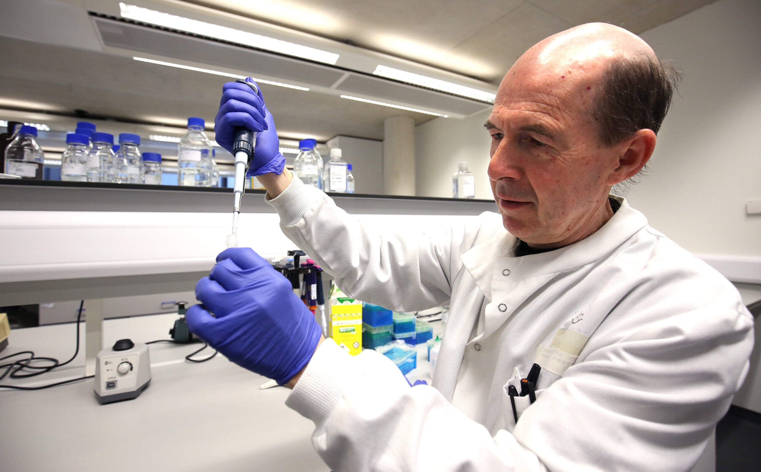 NHS hospitals trialling 15-minute blood test for life-threatening ...