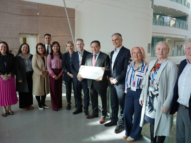 Group photo of Alder Hey and delegates from Peru